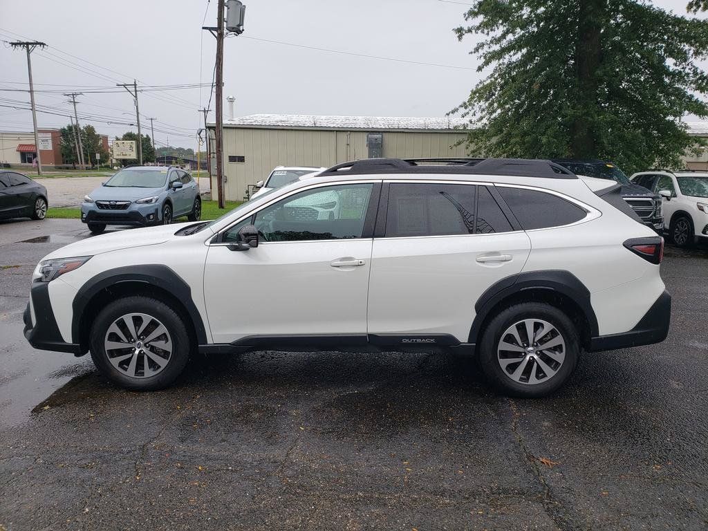 Used 2025 Subaru Outback Premium AWD/4WD image 9