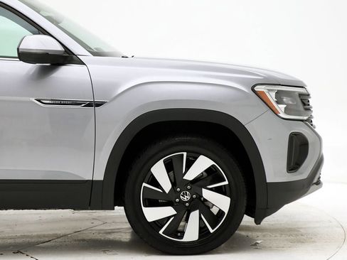 Used 2025 Volkswagen Atlas Cross Sport SE image 4