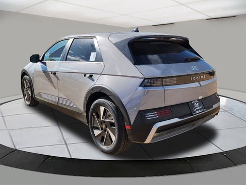 New 2026 Hyundai Ioniq 5 SEL image 3