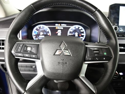 Used 2023 Mitsubishi Outlander SE AWD/4WD image 19