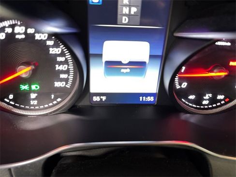 Used 2017 Mercedes-Benz GLC 300 4MATIC image 2