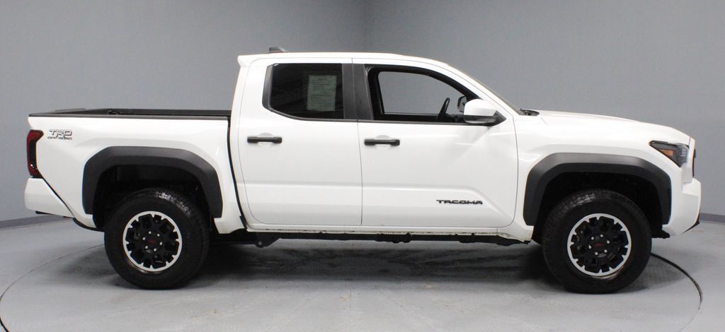 Used 2025 Toyota Tacoma TRD Off-Road AWD/4WD image 11