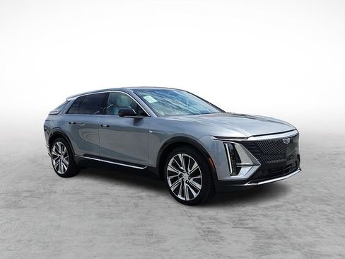 Used 2024 Cadillac Lyriq Luxury AWD/4WD image 3