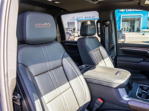 Used 2025 Chevrolet Silverado 2500 High Country w/ High Country Premium Package image 19