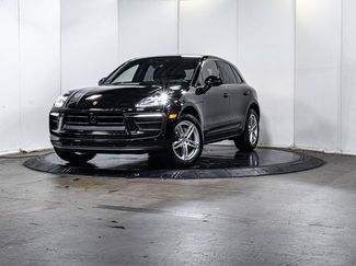 Used 2025 Porsche Macan image 1