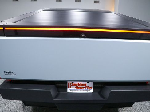 Used 2024 Tesla Cybertruck AWD Crew Cab image 8