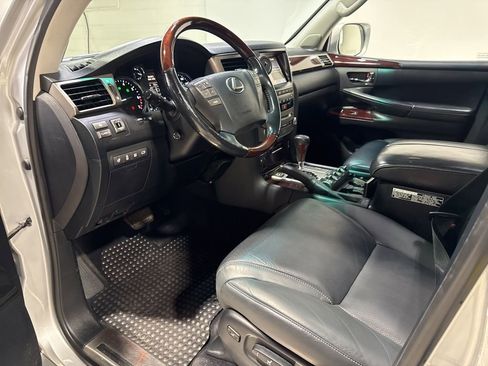Used 2014 Lexus LX 570 4WD image 35