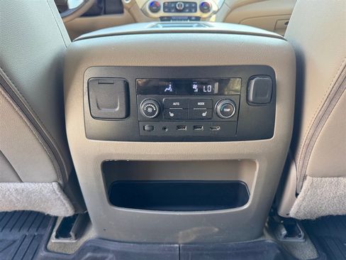 Used 2018 GMC Yukon SLT w/ Premium Edition AWD/4WD image 24