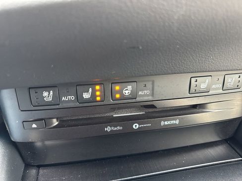 Used 2022 Lexus ES 300h F Sport image 22