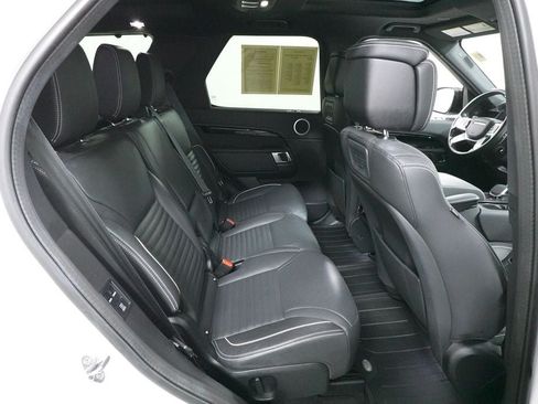 Used 2023 Land Rover Discovery Metropolitan Edition AWD/4WD image 32