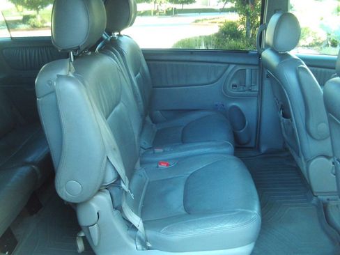 Used 2008 Toyota Sienna XLE Limited image 23
