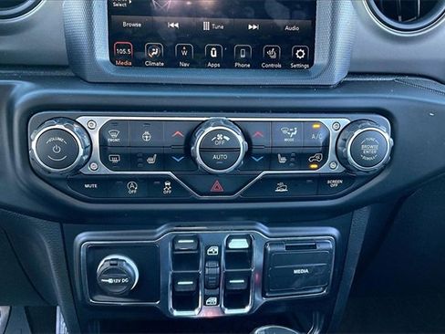 Used 2022 Jeep Wrangler Unlimited Sport image 22