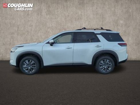 New 2025 Nissan Pathfinder SV w/ Black Appearance Package image 5