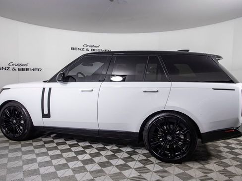 Used 2025 Land Rover Range Rover SE image 13