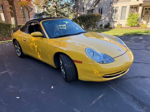 Used 2001 Porsche 911 Cabriolet image 95