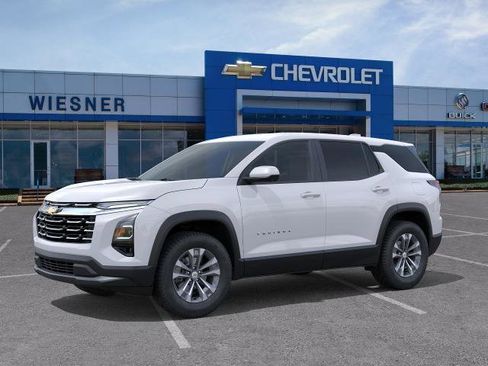 Used 2026 Chevrolet Equinox LT FWD image 2