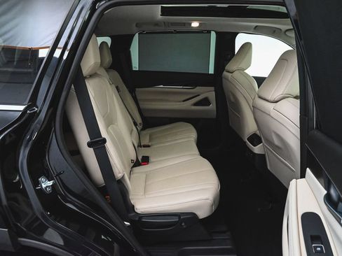 Used 2023 INFINITI QX60 Sensory w/ Cargo Package AWD/4WD image 40