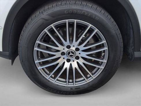Used 2024 Mercedes-Benz GLC 300 4MATIC image 26
