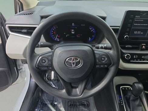 Used 2022 Toyota Corolla LE image 27