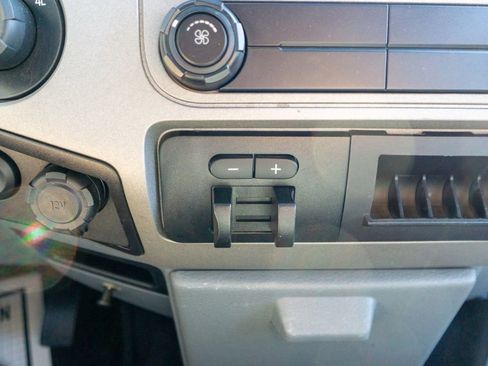 Used 2015 Ford F250 XLT w/ XLT Interior Package image 27