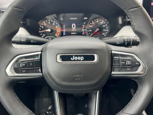 Used 2024 Jeep Compass Latitude image 25