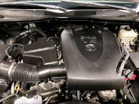 Used 2019 Toyota Tacoma TRD Off-Road image 41