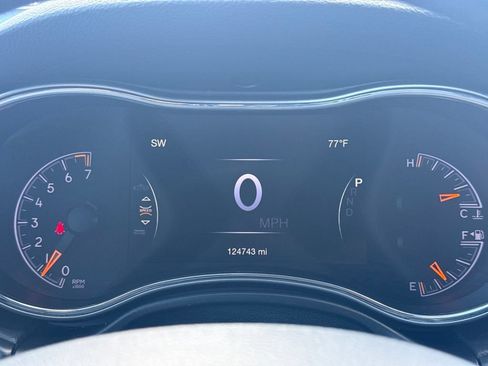 Used 2021 Jeep Grand Cherokee Laredo X AWD/4WD image 7