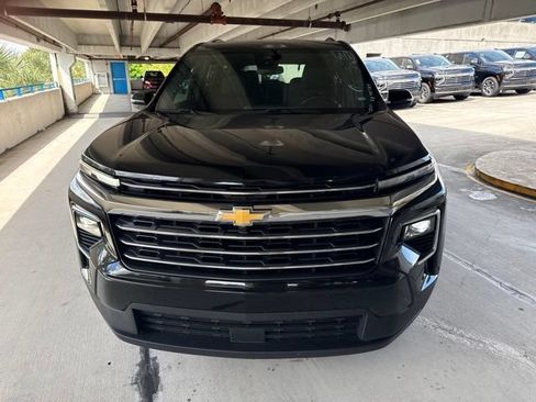 Used 2025 Chevrolet Traverse LT FWD image 18