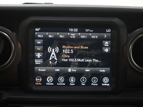 Used 2023 Jeep Wrangler Unlimited Rubicon w/ Steel Bumper Group AWD/4WD image 17