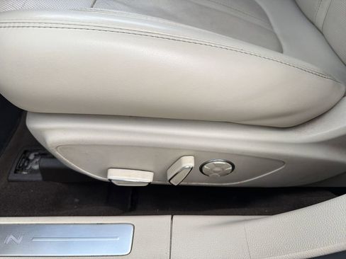 Used 2019 Lincoln MKZ Reserve FWD image 19