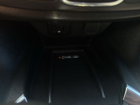 Used 2023 Chevrolet Traverse LT AWD/4WD image 19
