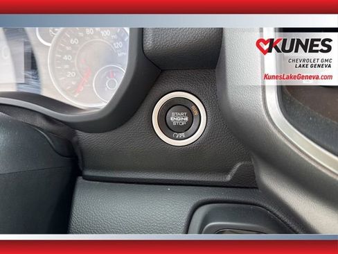 Used 2024 RAM 2500 Big Horn image 32