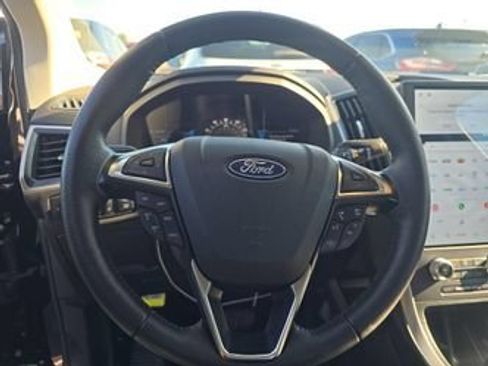 Used 2024 Ford Edge SEL w/ Convenience Package AWD/4WD image 4