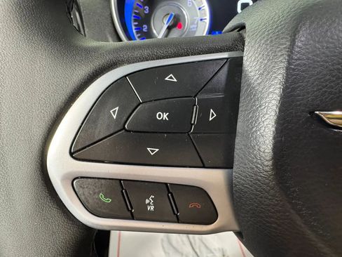Used 2023 Chrysler 300 Touring w/ Sport Appearance Package RWD image 15