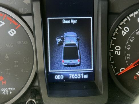 Used 2022 Toyota Tacoma SR image 14