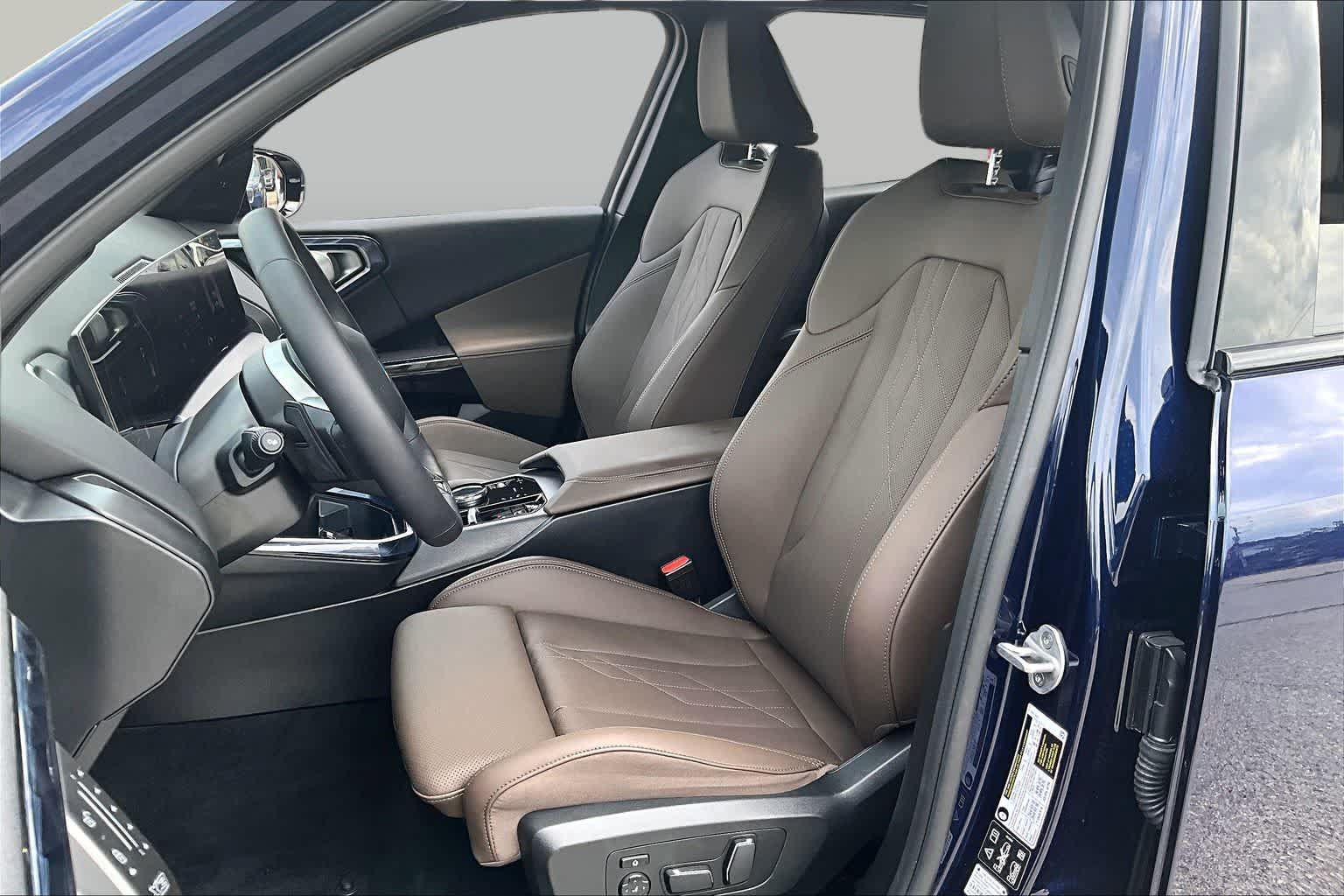 Used 2026 BMW X3 xDrive30i w/ Premium Package AWD/4WD image 7