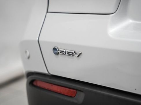 Used 2024 Toyota bZ4X XLE image 8