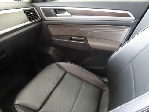 Used 2022 Volkswagen Atlas SE image 21