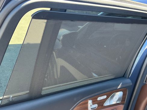 Used 2024 Mercedes-Benz GLS 450 4MATIC w/ Pinnacle Trim Package image 37