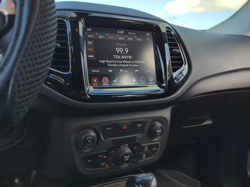 Used 2020 Jeep Compass Limited image 11