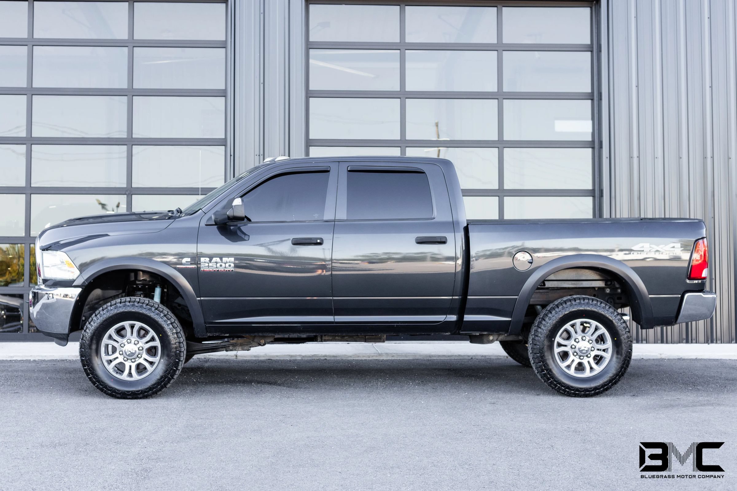 Used 2017 RAM 2500 Tradesman w/ Chrome Appearance Group AWD/4WD image 4