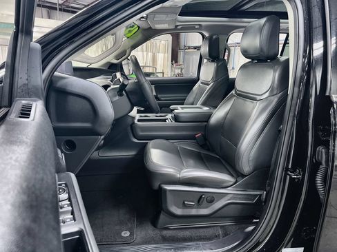 Used 2025 Ford Expedition Active AWD/4WD image 12