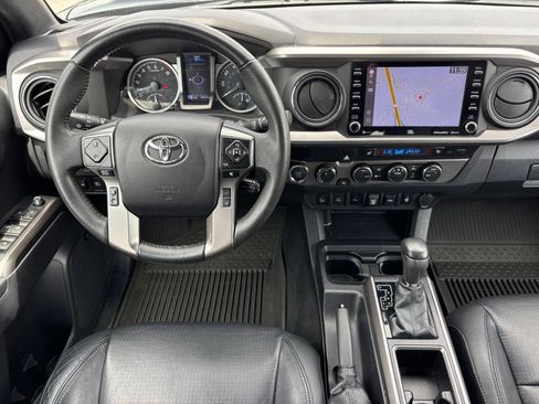 Used 2022 Toyota Tacoma Limited AWD/4WD image 17