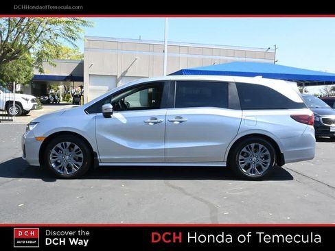 Certified 2025 Honda Odyssey Touring image 4