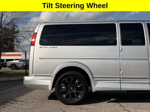 Used 2023 Chevrolet Express 2500 Extended RWD image 12