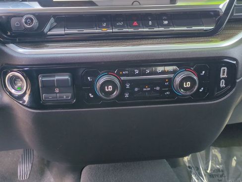 Used 2025 Chevrolet Silverado 2500 LT w/ Convenience Package AWD/4WD image 19