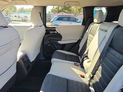 New 2026 Mitsubishi Outlander SE FWD image 14