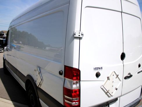 Used 2012 Mercedes-Benz Sprinter 2500 image 4