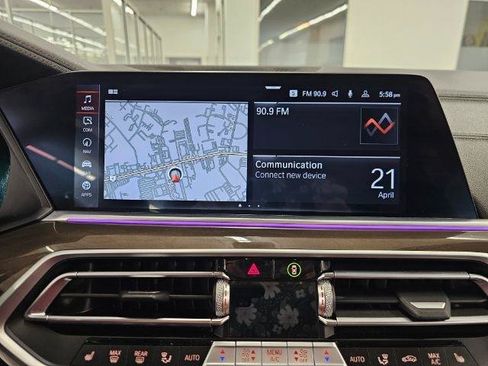 Used 2022 BMW X6 xDrive40i w/ M Sport Package AWD/4WD image 17