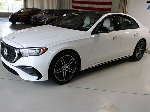 Used 2024 Mercedes-Benz E 350 E 350 4MATIC 19 AMG WHEELS/B w/ Night Package image 39
